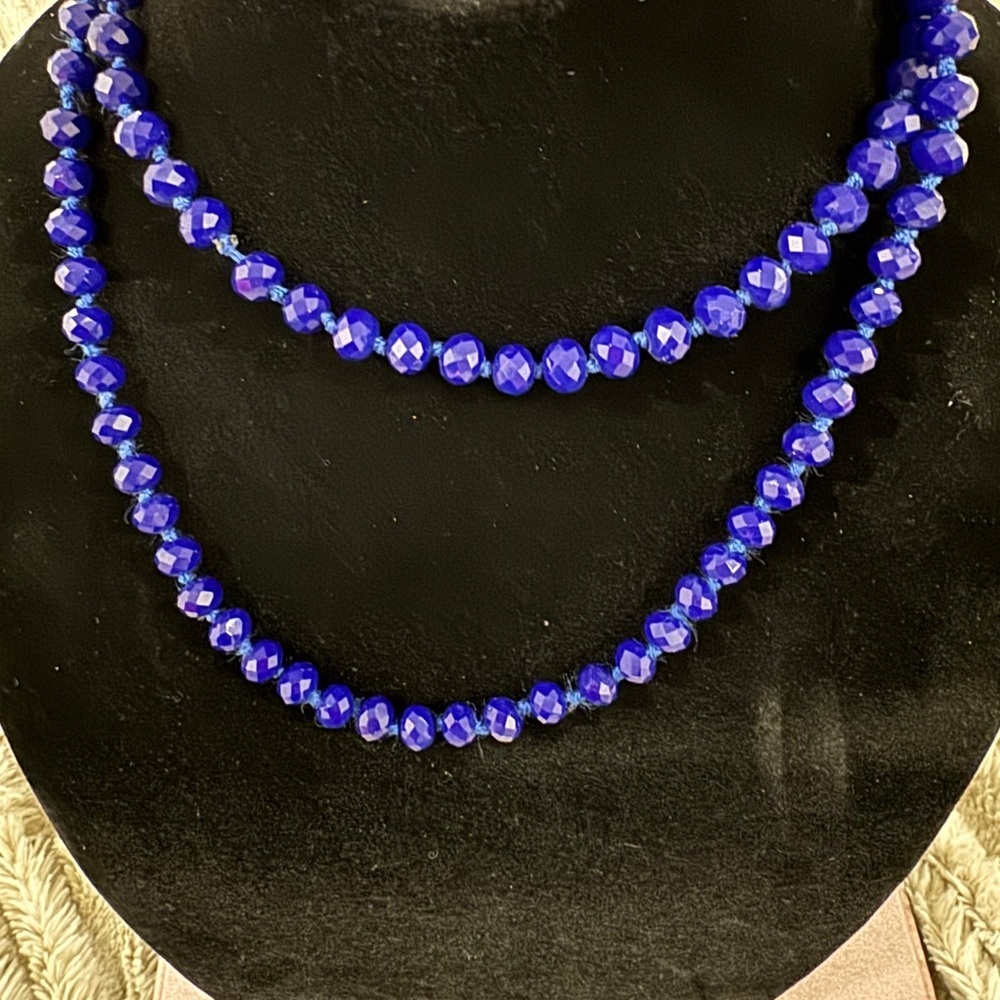 Faceted Blue Crystal Beaded Necklace approx. 16”. NWOT - Picture 4 of 4